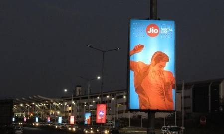 Digital Pole Kiosks